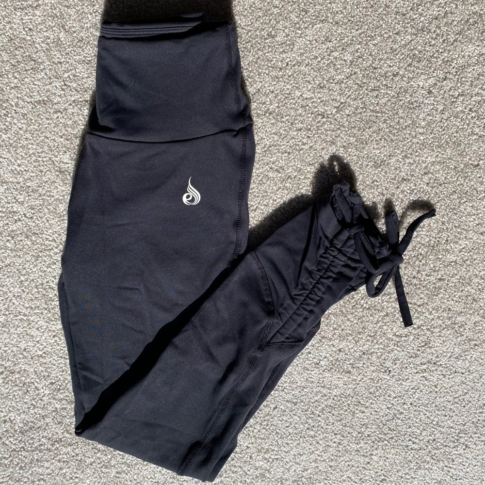 Ryderwear Scrunch Bum Leggings with Ankle Ties